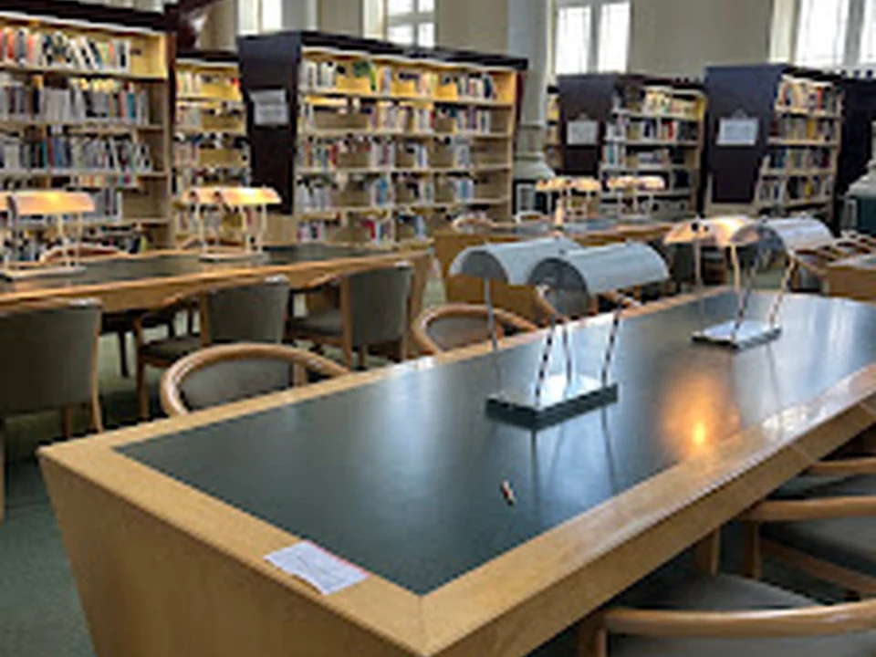 Bibliothèque Pierre-Georges-Roy