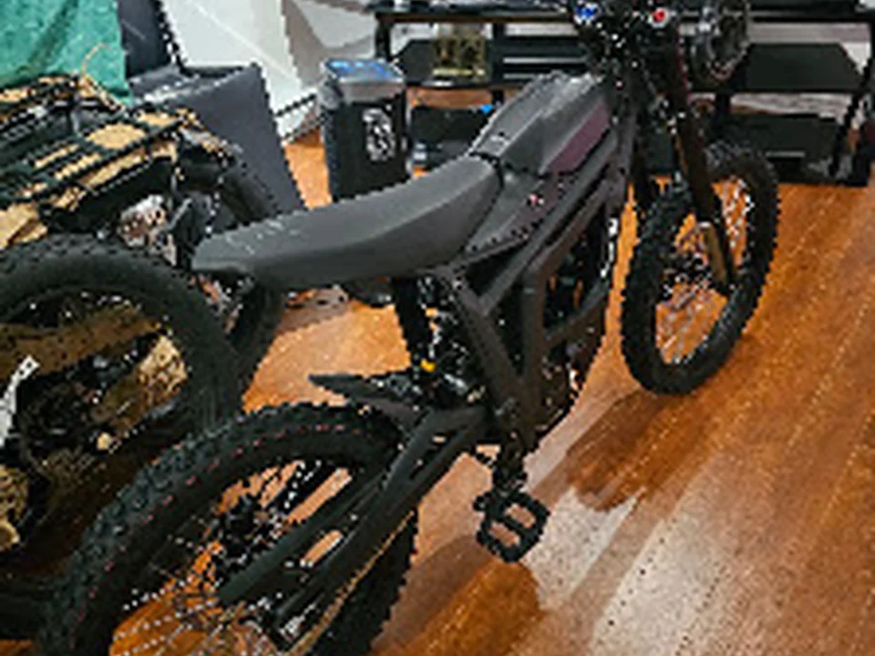 Ebikezilla, Québec
