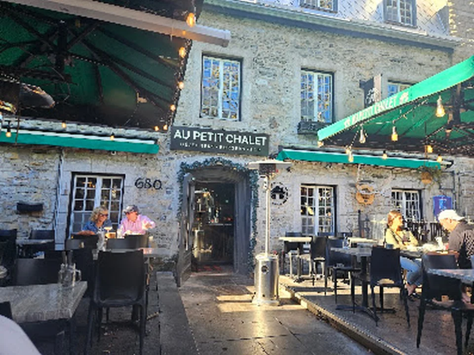 Au Petit Chalet Grande - Allée, Québec