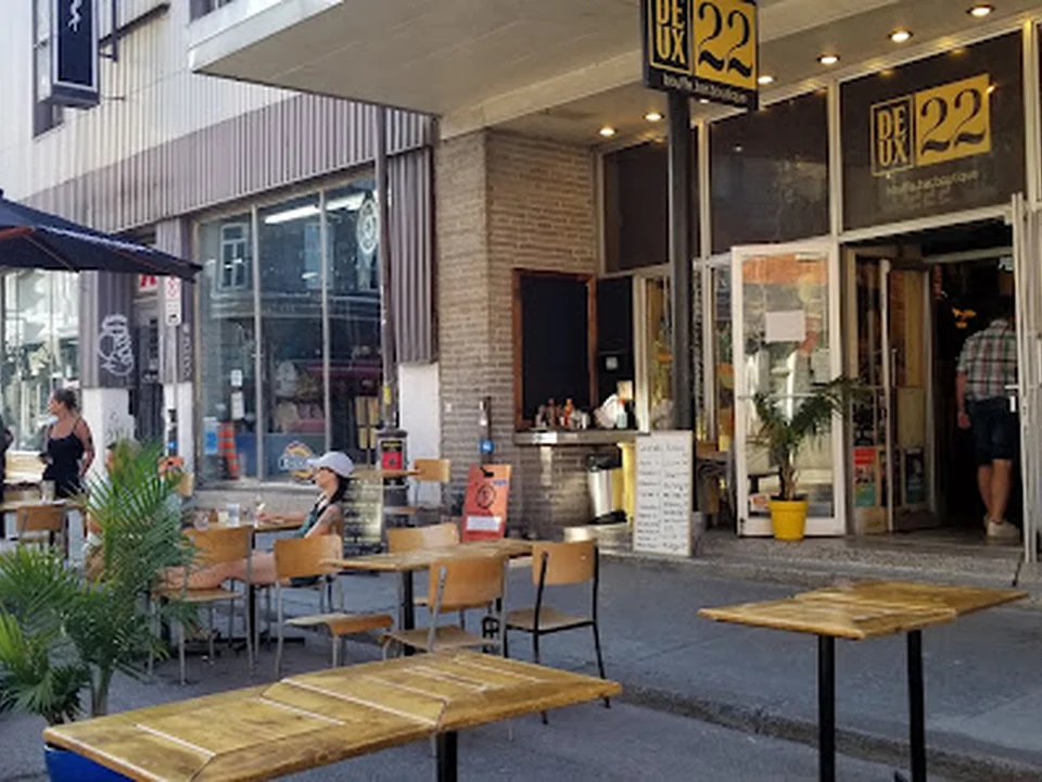 Deux22, Québec
