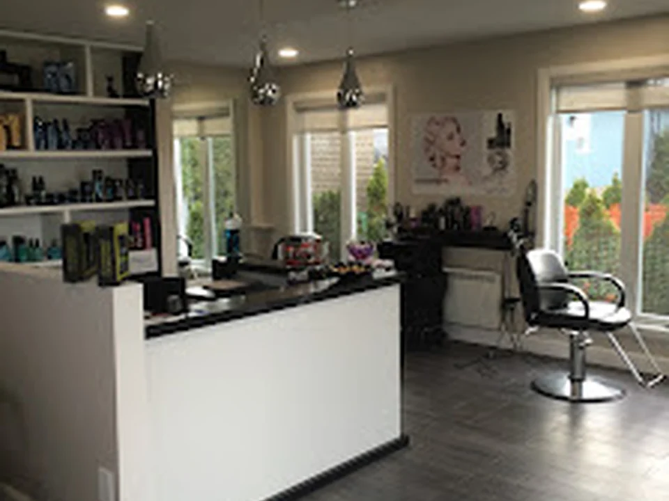 XY coiffure, Québec