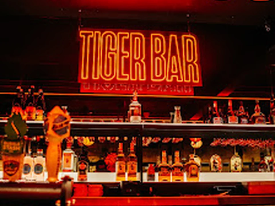 Tiger Bar, Québec
