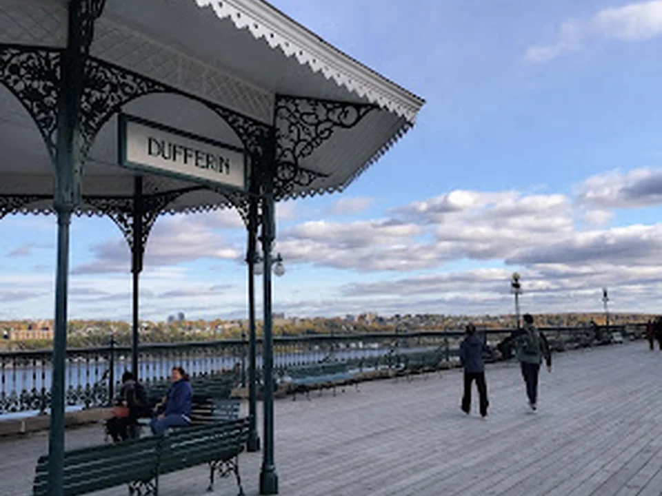 Kiosque Plessis, Québec