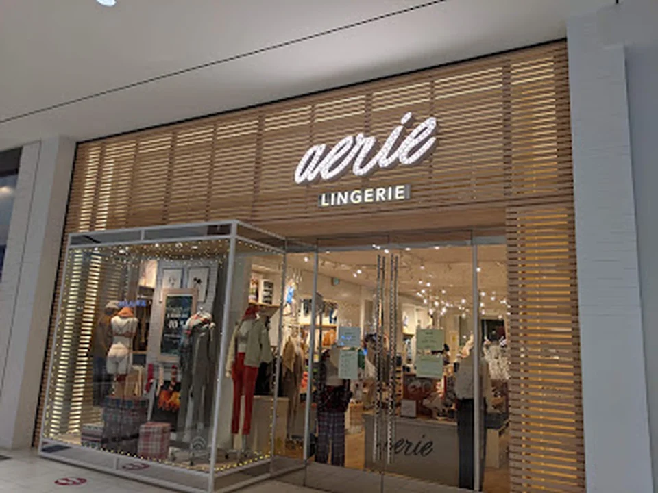 American Eagle Outfitters, Québec