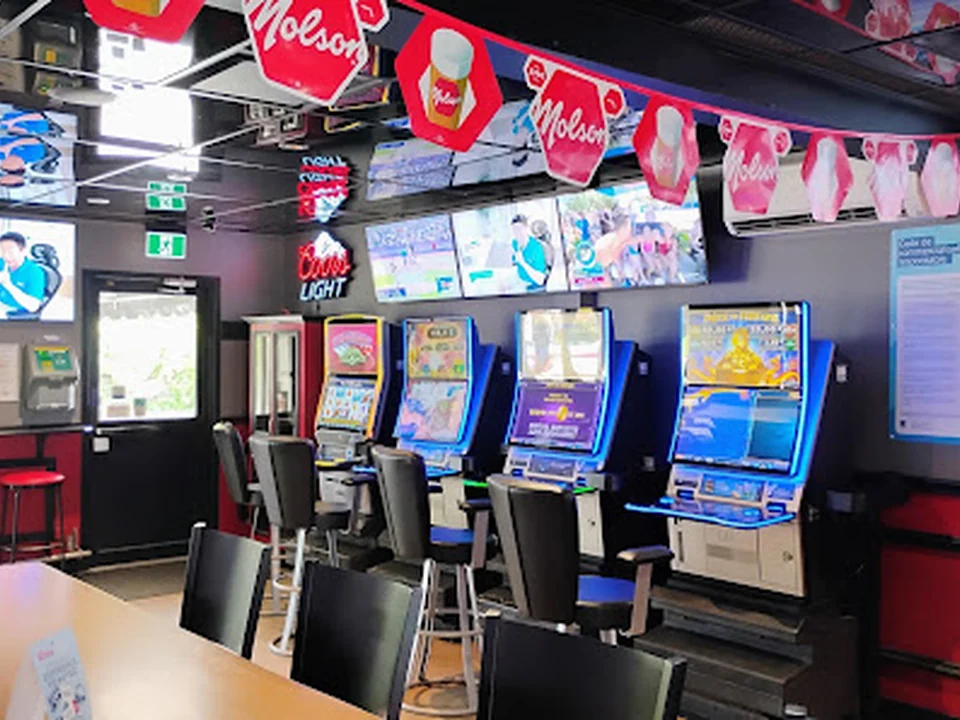 Bar 447, Québec