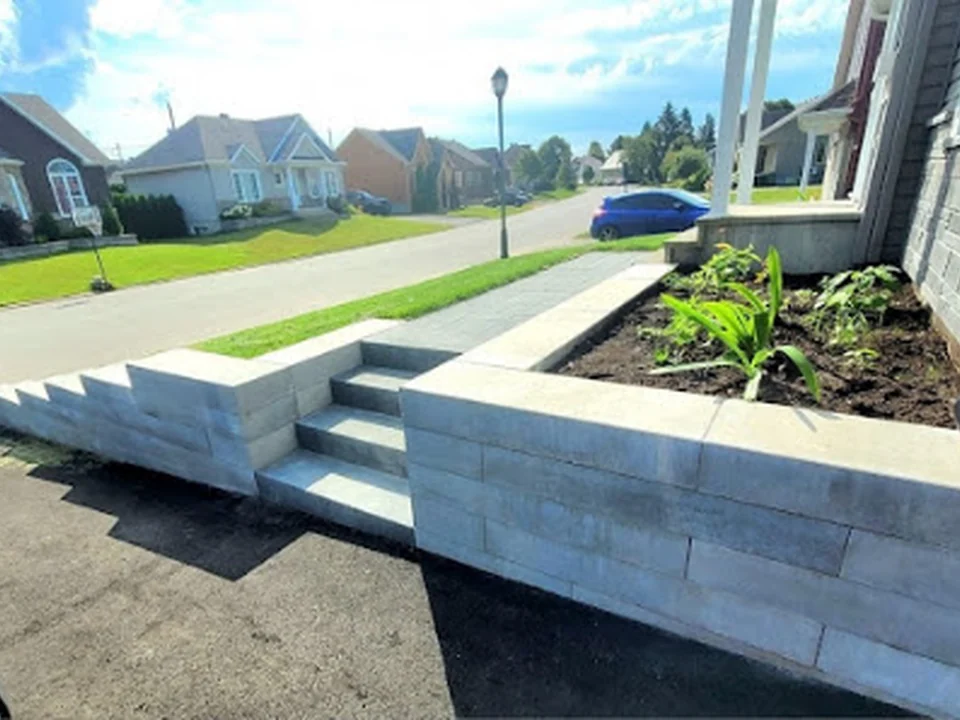 L'Expert Paysagiste - Terrassement, Mur de soutènement, Pavé Uni, Québec
