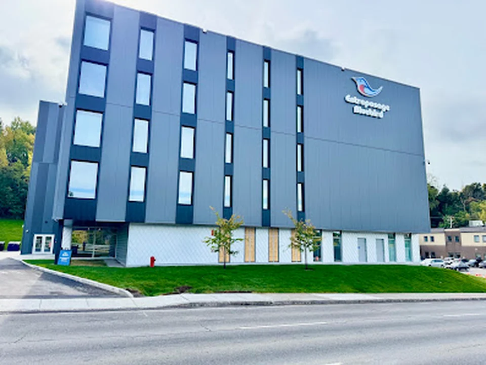 Bluebird Self Storage, Québec