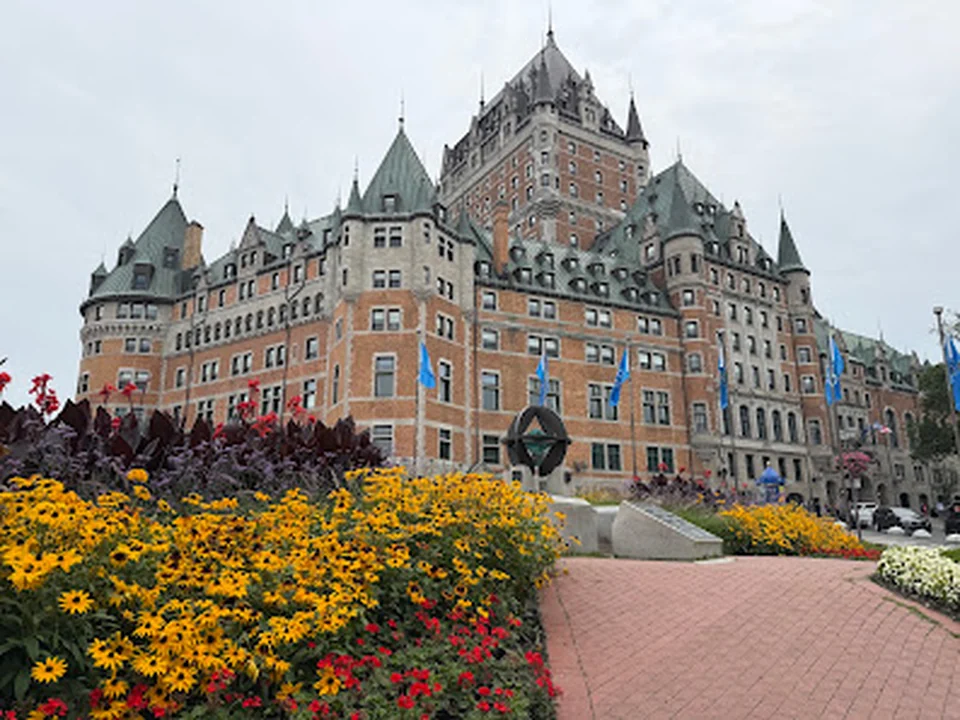 Toonie Tours, Québec
