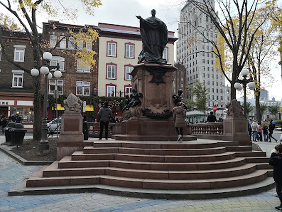 Monument Cardinal-Taschereau, Québec