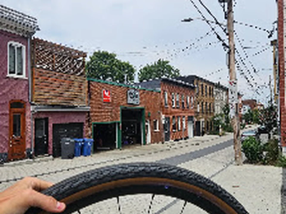 Garage 108 St-O, Québec