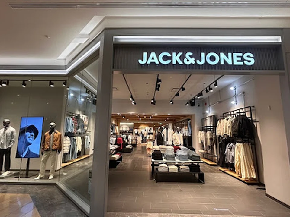 Jack & Jones, Québec