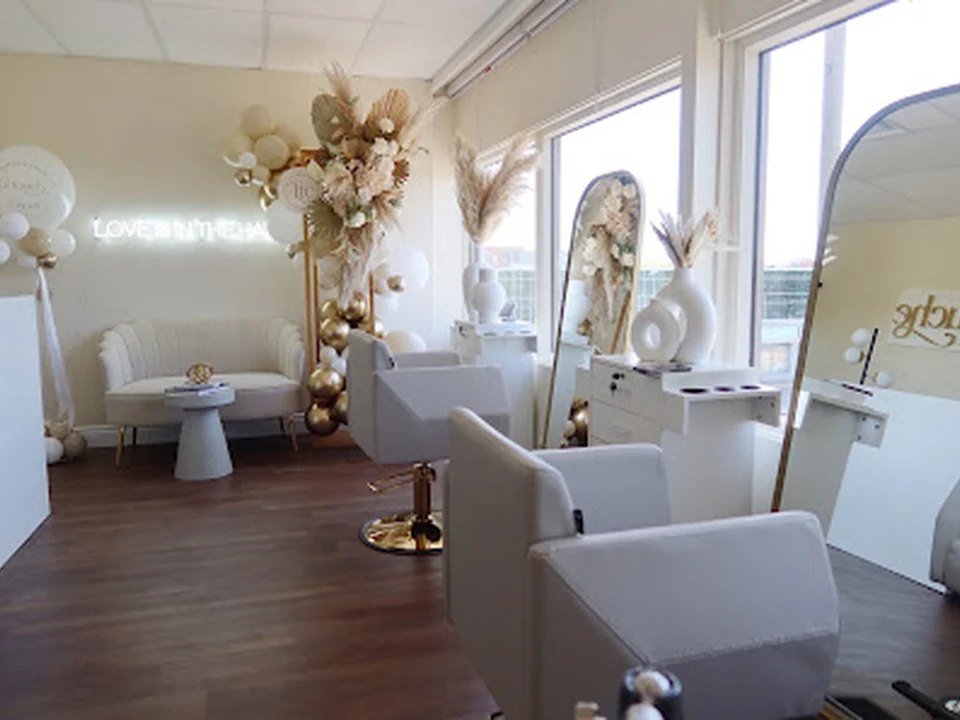 La Touche Crystal | Extensions Capillaires et Maquillage Ville de Quebec