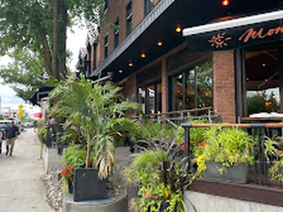 Montego Resto Club, Québec