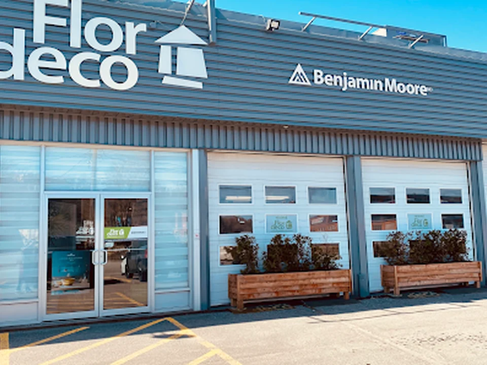 Benjamin Moore, Québec