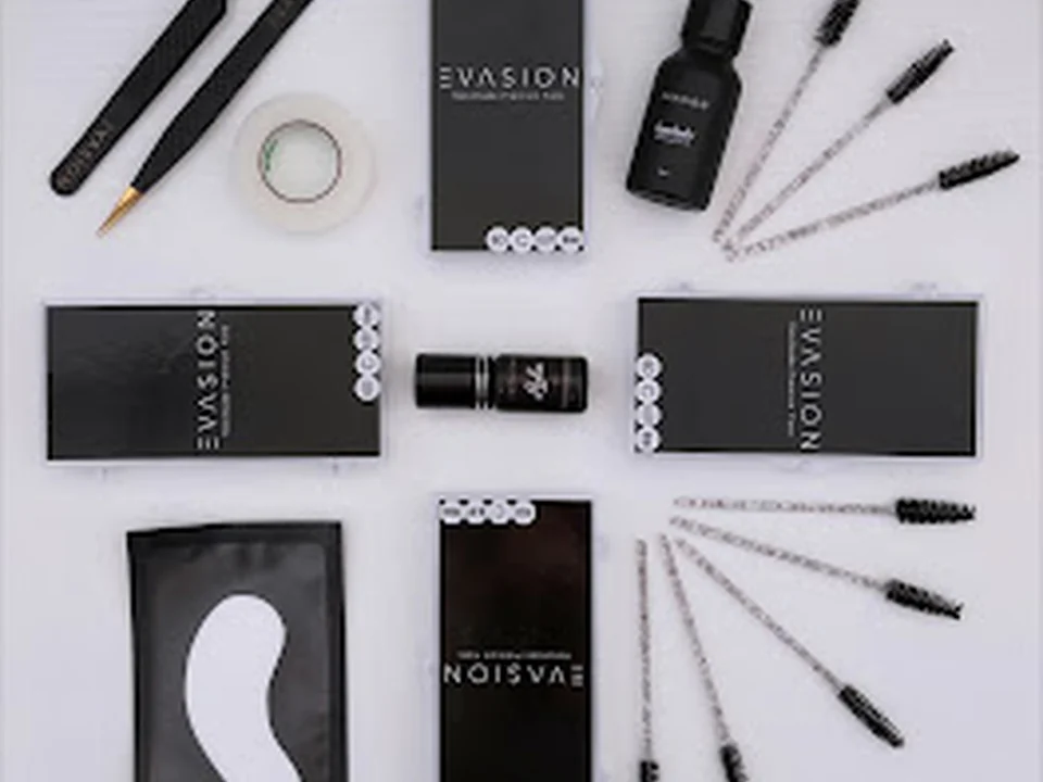 Evasion - Extensions de cils - Académie - Boutique, Québec