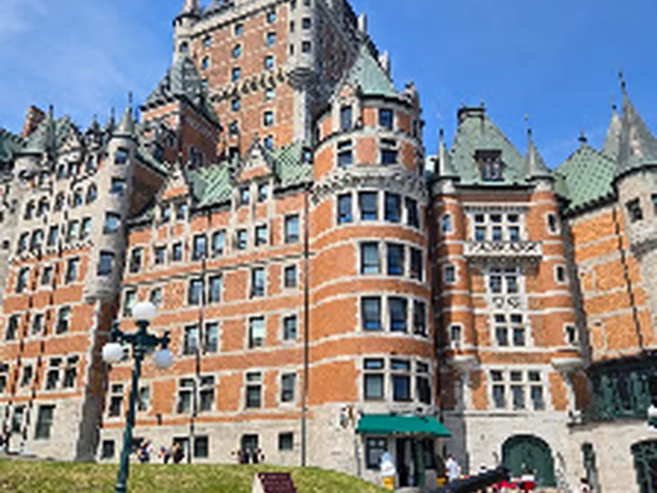 Hq Services Touristiques, Québec