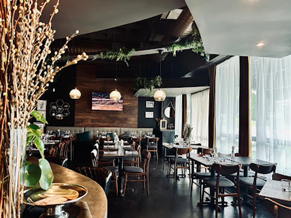 Jamais 2 sans 3 - bistro créatif & traiteur, Québec