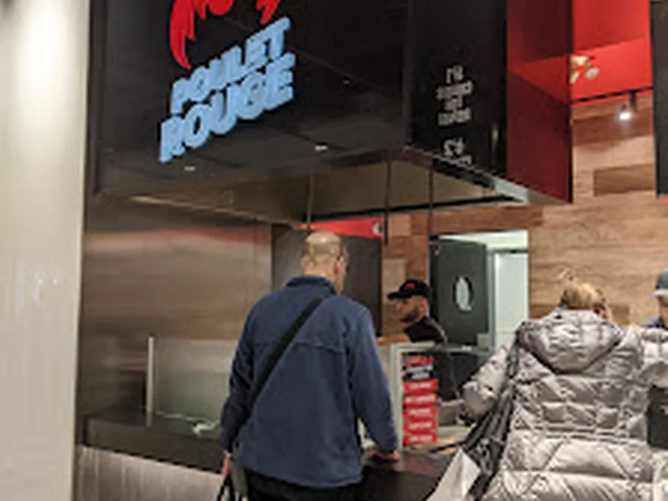 Poulet Rouge, Québec