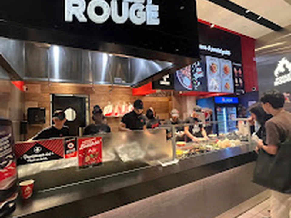 Poulet Rouge, Québec