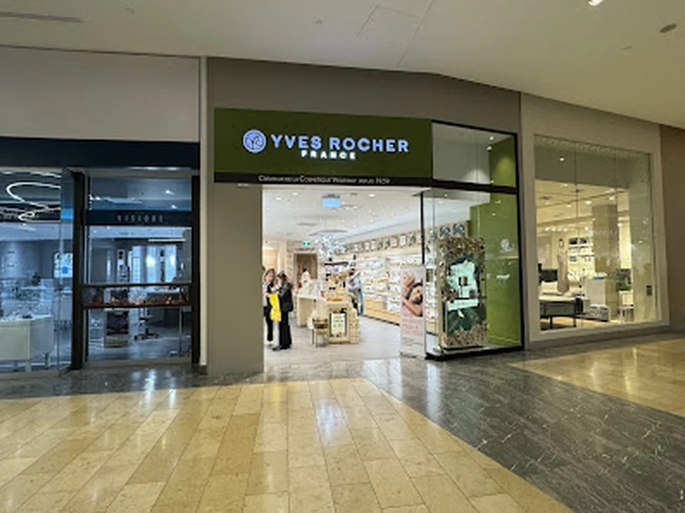 Yves Rocher, Québec