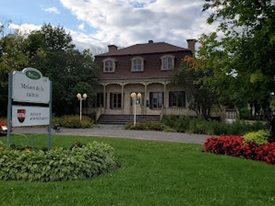 Maison de la Culture de L'Ancienne-Lorette, Québec