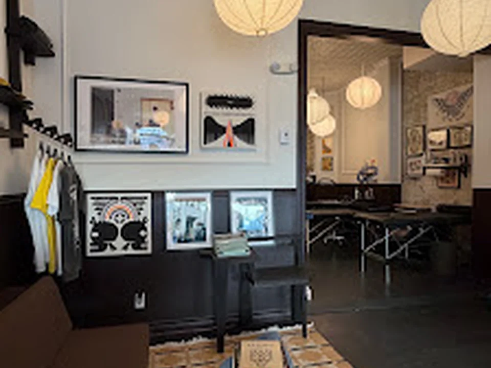 1988 Tattoo Studio, Québec
