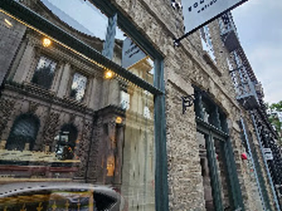 G & M Bourguet Antiquaires Inc, Québec