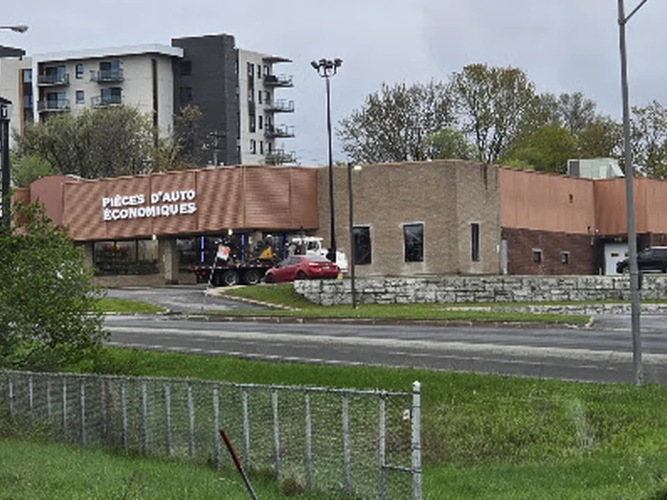 Pièces d'Auto Économiques Inc, Québec