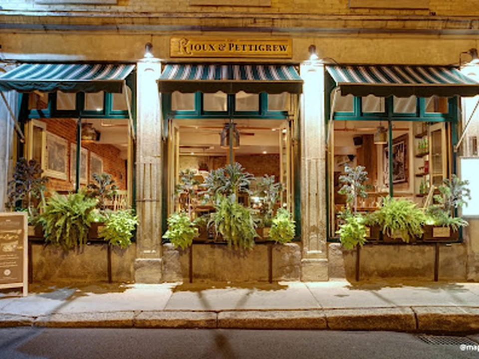 Chez Rioux & Pettigrew, Québec