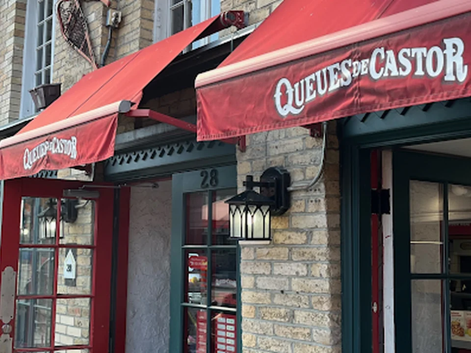 Queues de Castor- BeaverTails (Vieux Québec Petit Champlain)