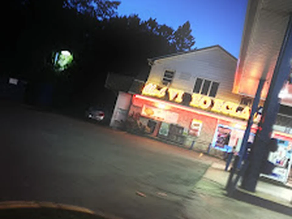 Dépanneur Éclair Chauveau, Québec